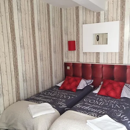 Ariane Hotel 2*